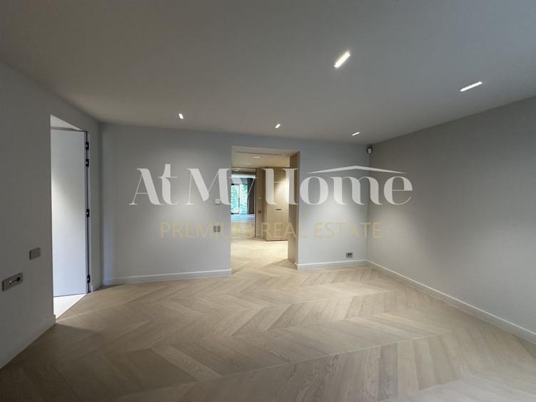 Apartament cu 4 camere decomandat în Kiseleff