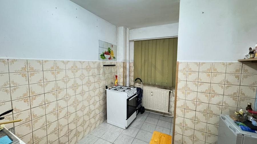 Apartament cu 3 camere decomandat în Dristor
