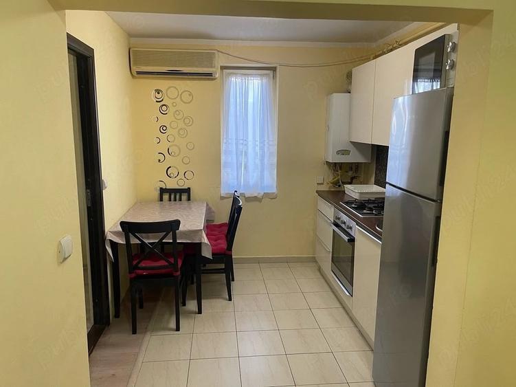 Apartament cu 3 camere decomandat în Exterior Vest