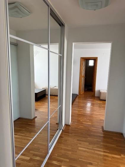Apartament cu 2 camere semidecomandat, mobilat în Titan