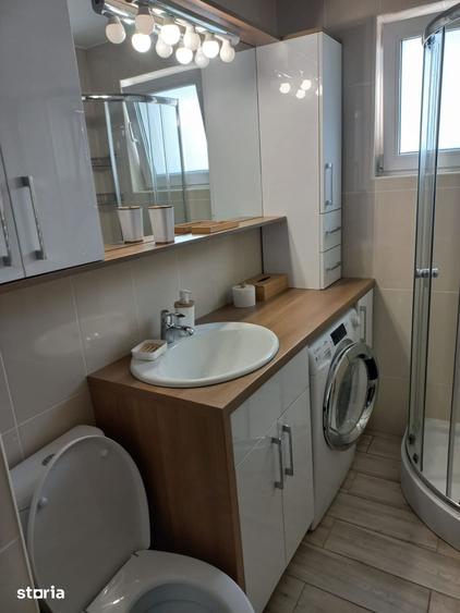 Apartament cu 3 camere în 1 Mai