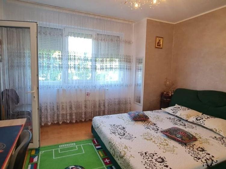 Casă individuală cu 4 camere cu Canalizare în Siderurgiștilor