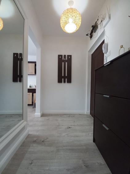 Apartament semidecomandat în Mihai Bravu