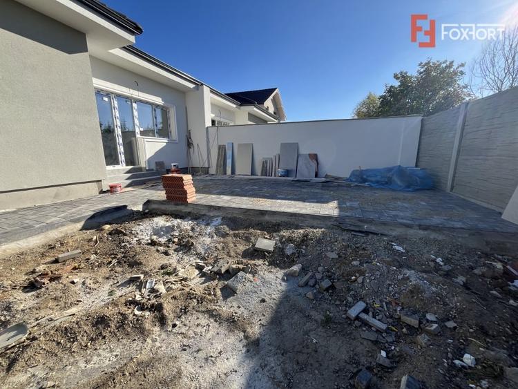 Duplex cu 4 camere cu Canalizare în Moșnița Nouă