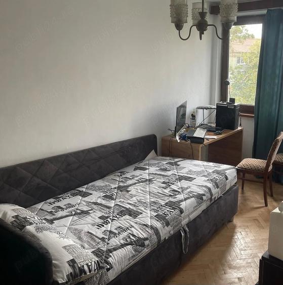 Apartament cu 4 camere decomandat în Central