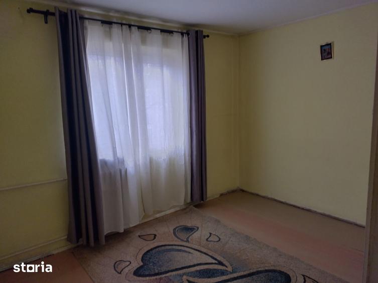 Apartament cu 2 camere semidecomandat în Ferentari