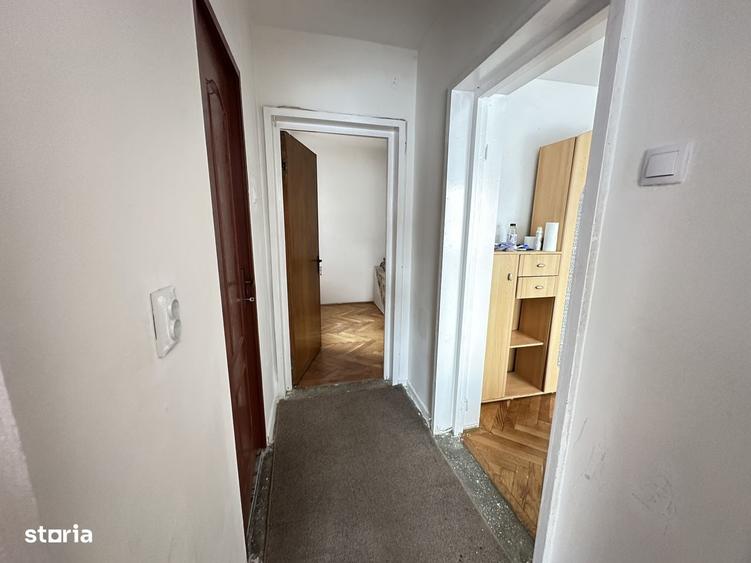 Apartament cu 3 camere decomandat în Central