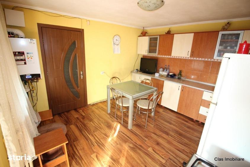 Casă cu 4 camere în Pleșoiu