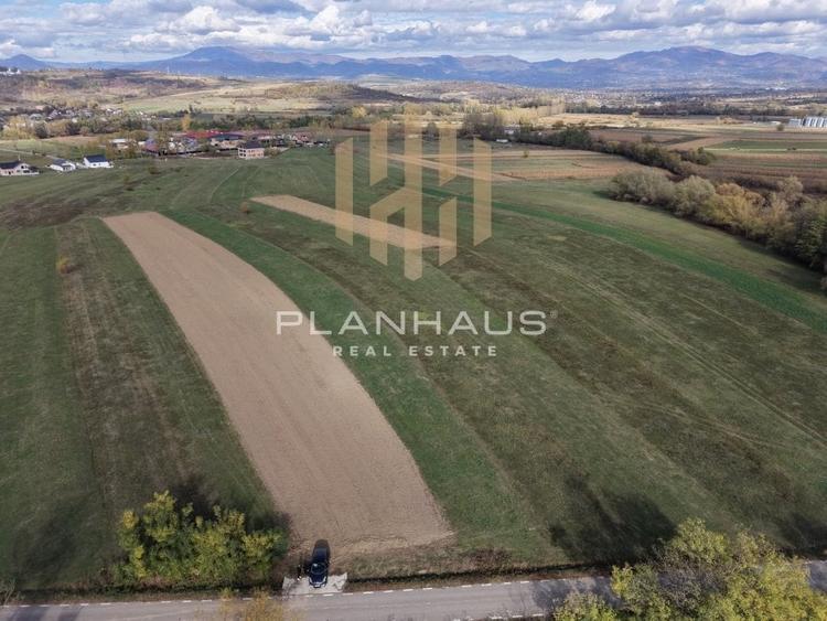 Teren intravilan de 3700 mp, în Chechiș