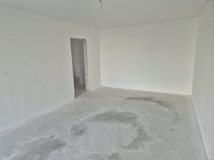 Apartament cu 2 camere în Apărătorii Patriei
