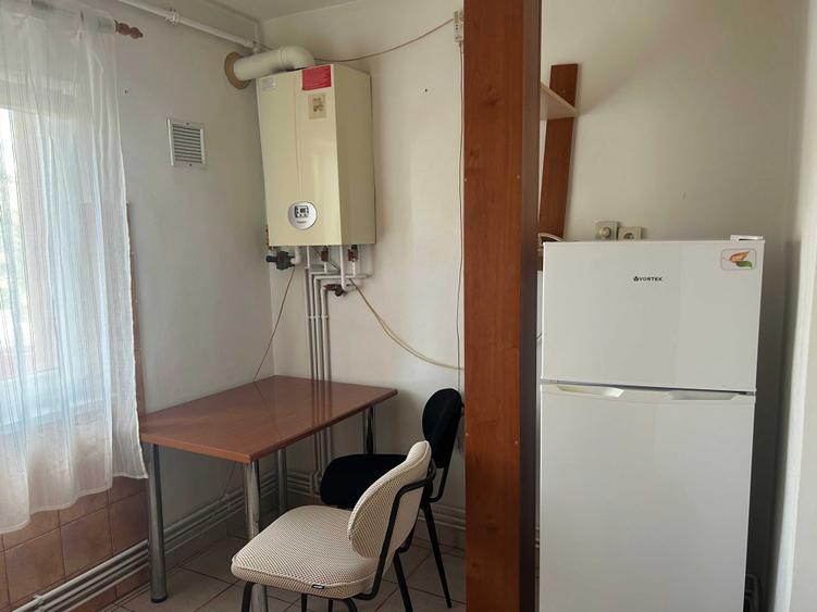 Casă cu 1 camere decomandat în Central