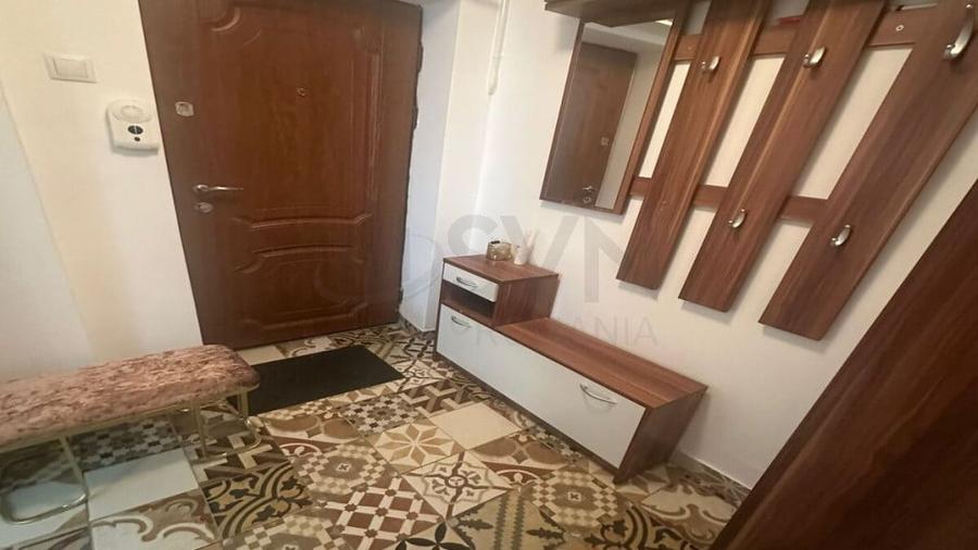 Apartament cu 3 camere semidecomandat în Cișmigiu