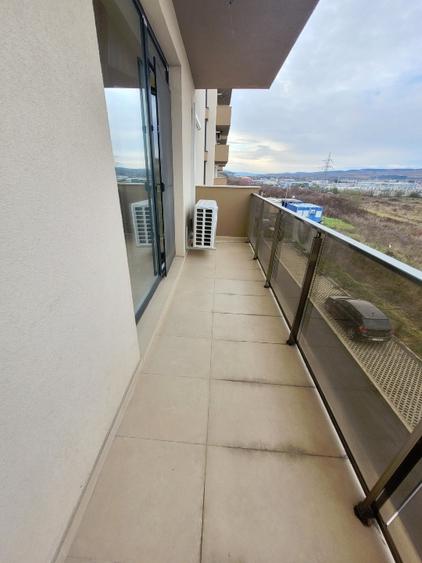 Apartament cu 2 camere semidecomandat, mobilat în Florești