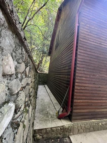 Casă cu 2 camere cu Teren 70 Mp în Central