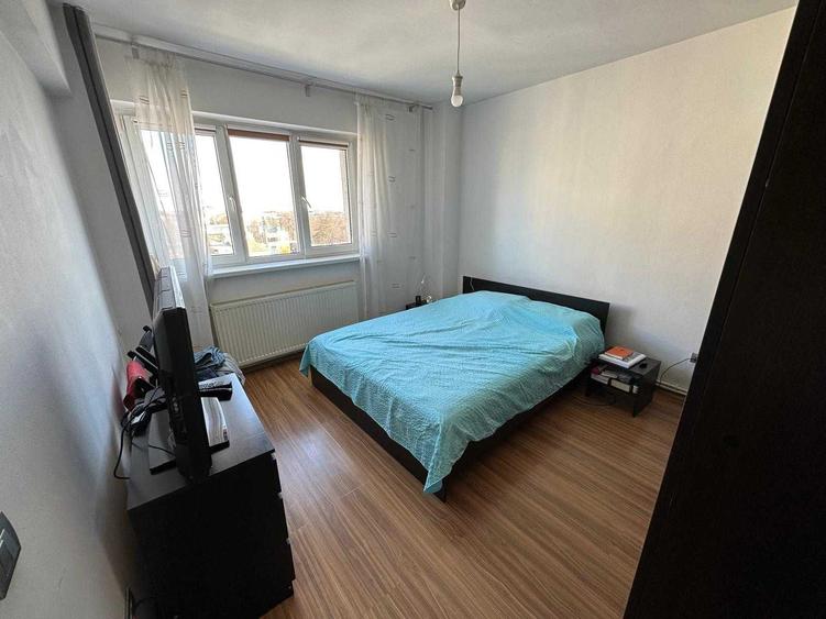 Apartament cu 4 camere decomandat în Central
