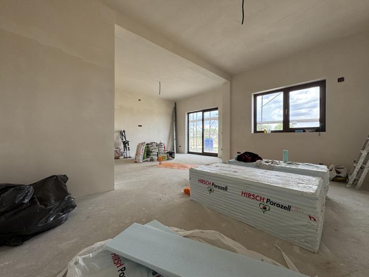 Duplex cu 4 camere cu Canalizare în Chișoda