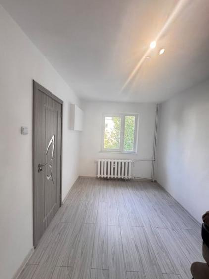 Apartament 3 camere de vanzare in Tomis Nord complet r - 2