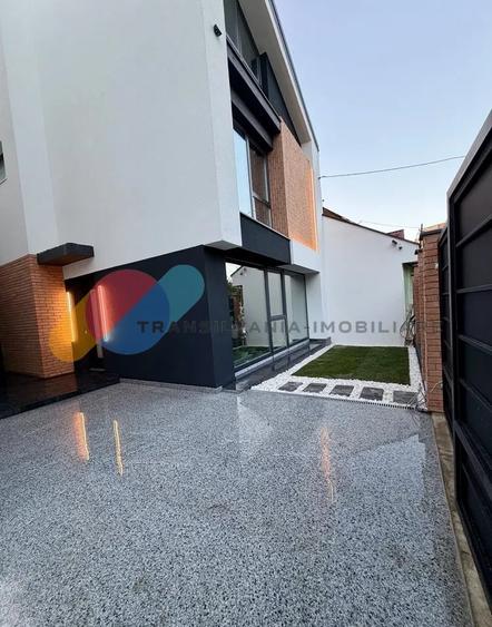 Duplex cu 5 camere cu Canalizare în Mănăștur