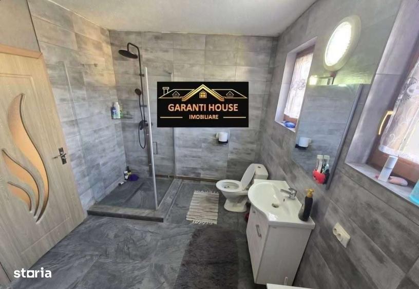 Casă cu 4 camere în Săsar