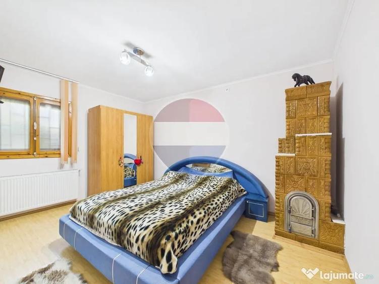 Casă cu 3 camere cu Teren 414 Mp în Central