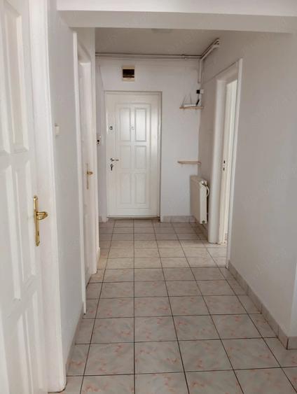 Apartament cu 2 camere decomandat în Polivalentă