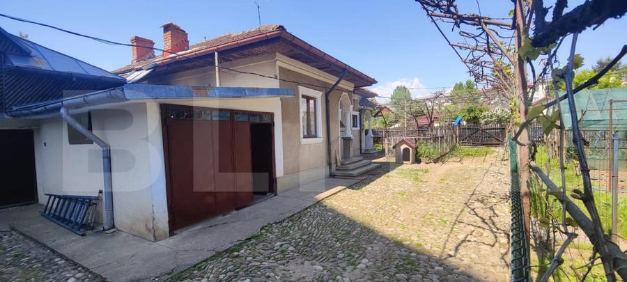 Casă individuală cu 7 camere cu Canalizare în Central