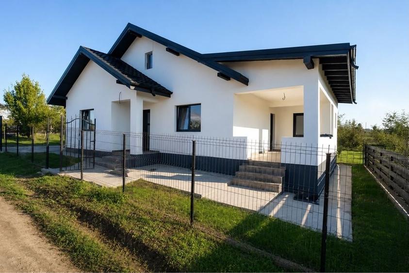 Casă cu 3 camere în Dumești