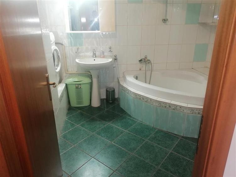 Apartament cu 2 camere decomandat în Aradului