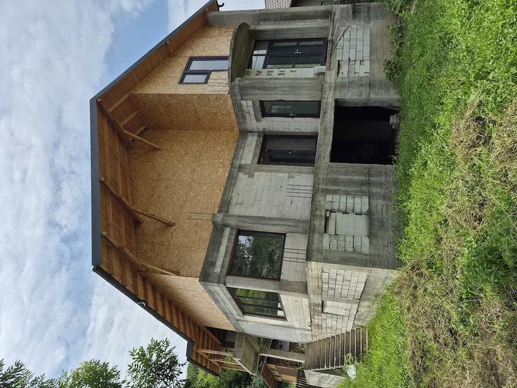 Casă cu Teren 500 Mp în Central