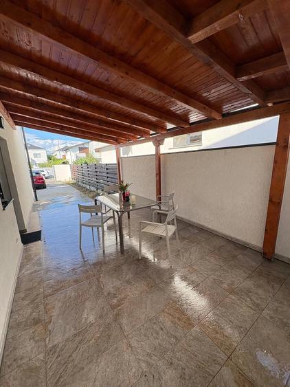 Casă cu Teren 300 Mp în Craiovei