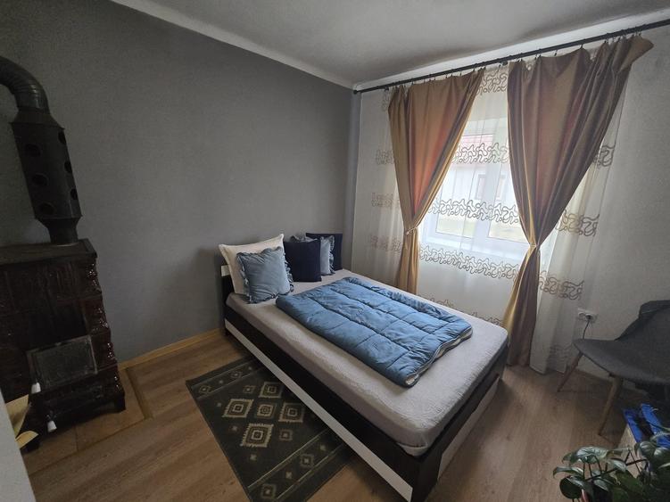 Casă individuală cu 2 camere cu Teren 772 Mp în Carani
