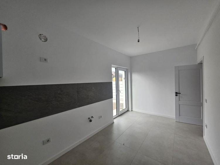 Casă cu 4 camere cu Teren 160 Mp în Valea Lupului
