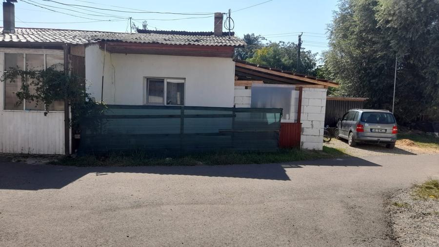 Apartament cu 2 camere decomandat în Petrești