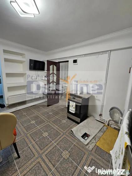 Apartament cu 2 camere semidecomandat, mobilat în Tudor Vladimirescu