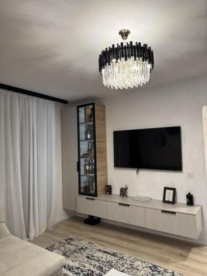 Apartament cu 2 camere semidecomandat, mobilat în Vatra Luminoasă