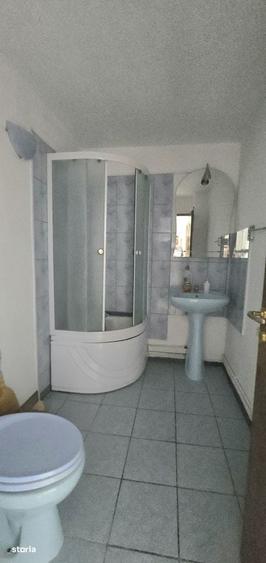 Apartament cu 3 camere în Micro 6