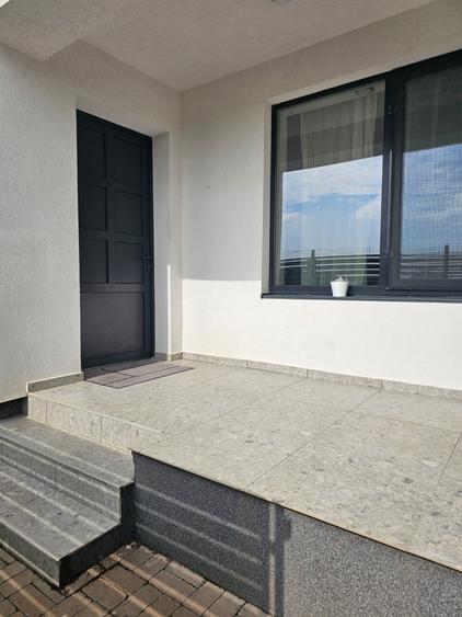 Duplex cu 5 camere cu Teren 265 Mp în Tamași