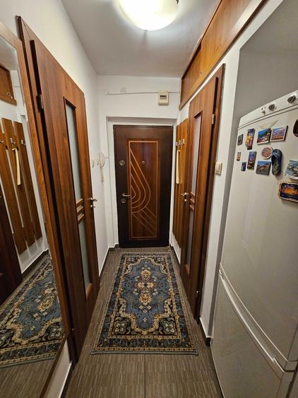 Apartament cu 2 camere semidecomandat în Gara de Nord