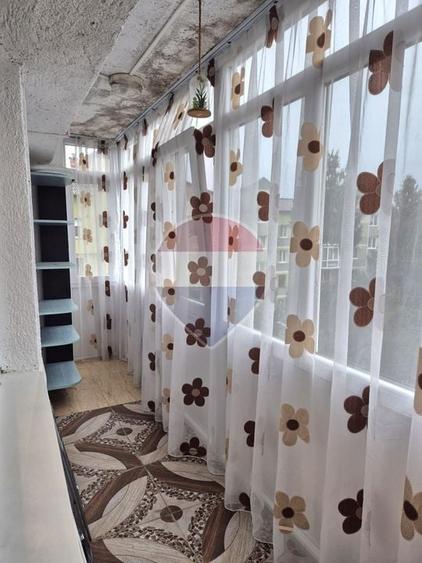 Apartament cu 4 camere decomandat, mobilat în Central