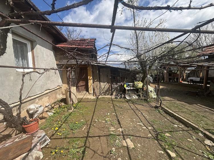 Casă cu 3 camere în Central