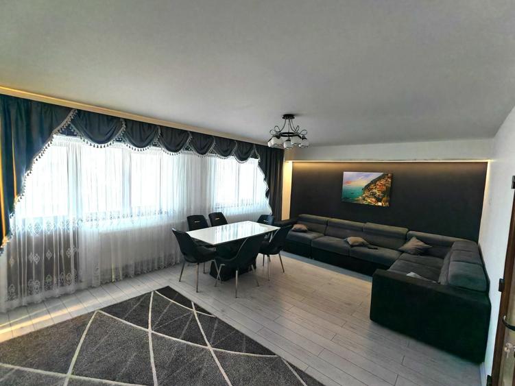 Apartament cu 3 camere decomandat în Alexandriei