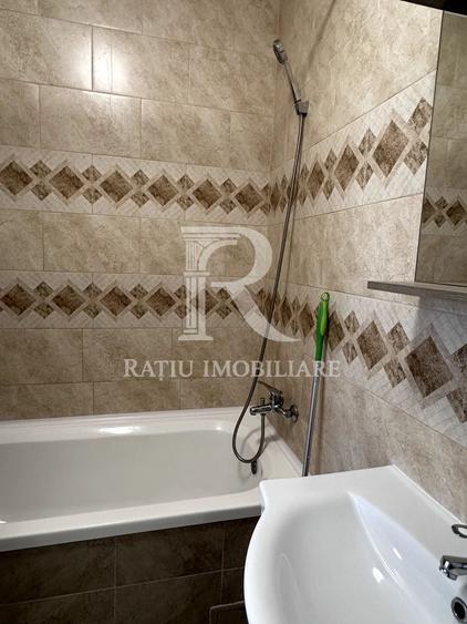 Apartament cu 3 camere decomandat, mobilat în Nufărul