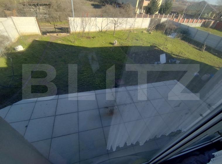 Casă individuală cu 6 camere cu Canalizare în Cârcea