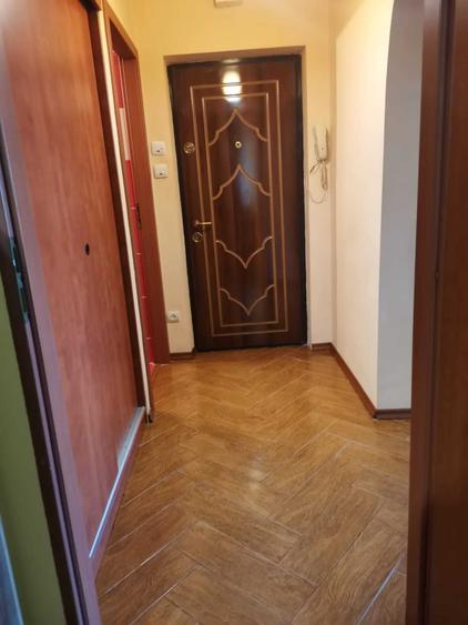 Apartament cu 2 camere decomandat în Berceni