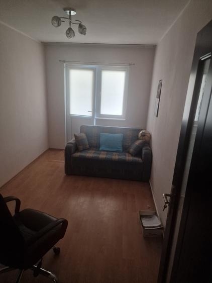 Apartament cu 3 camere decomandat în Micro 38