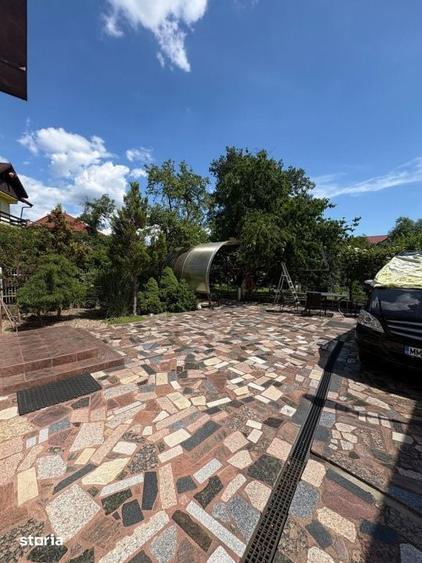 Casă cu 7 camere cu Teren 500 Mp în Valea Roșie