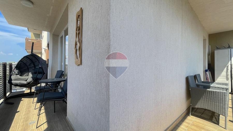 Apartament cu 3 camere decomandat, mobilat în Tractorul