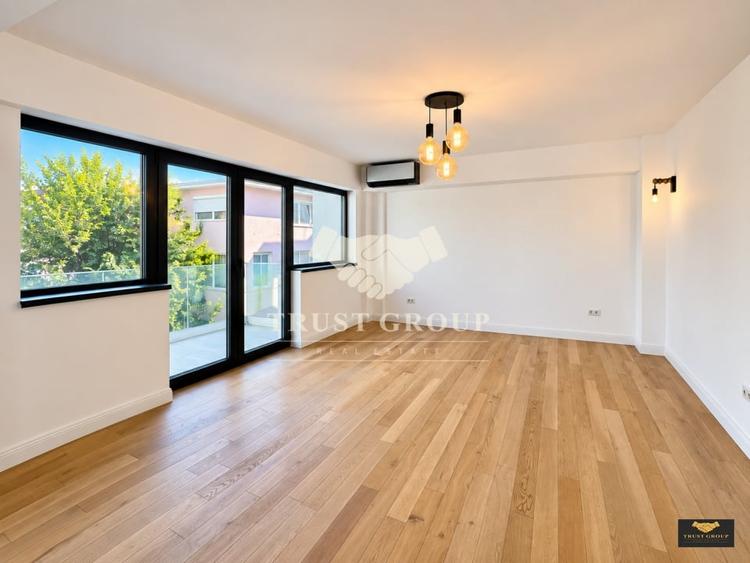 Apartament cu 3 camere decomandat în Polonă