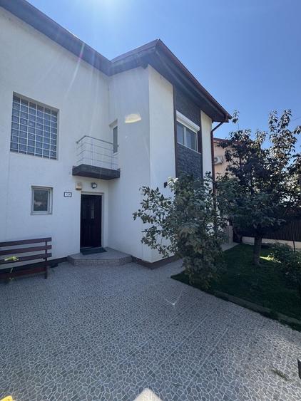 Duplex cu 5 camere cu Canalizare în Mogoșoaia