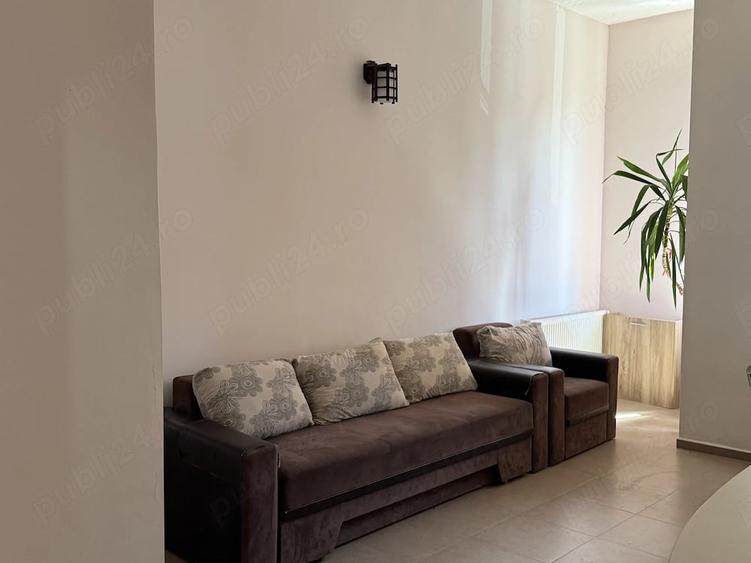 Apartament cu 3 camere decomandat în Delfinariu